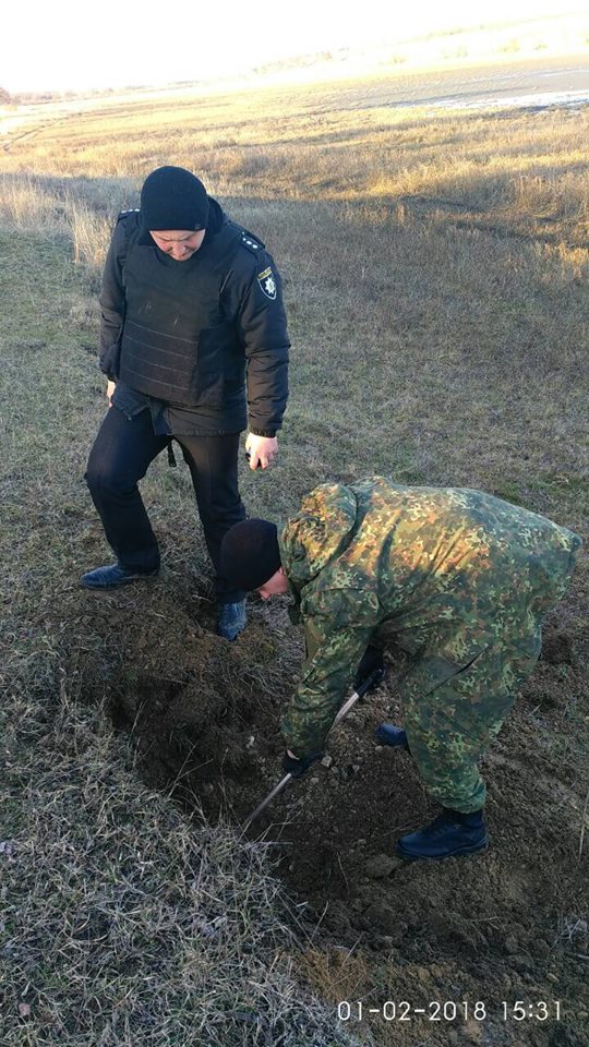 Под Николаевом взорвалась граната (фото) (видео) Под Николаевом взорвалась граната (фото) (видео)