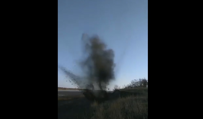 Под Николаевом взорвалась граната (фото) (видео) Под Николаевом взорвалась граната (фото) (видео)