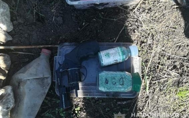 В Николаевской области у мужчины изхяли целф арсенал оружия и боеприпасов Фото № 2 В Николаевской области у мужчины изхяли целф арсенал оружия и боеприпасов Фото № 2