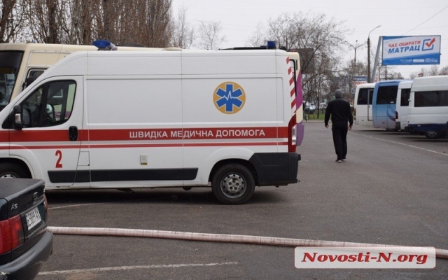На Николаевском междугородном автовокзале полностью сгорел торговый киоск Фото № 3 На Николаевском междугородном автовокзале полностью сгорел торговый киоск Фото № 3