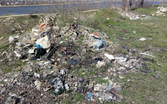 Красивейший полуостров Аляуды превращен в большую мусорную свалку Фото № 6 Красивейший полуостров Аляуды превращен в большую мусорную свалку Фото № 6