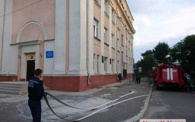 В Николаеве горела общеобразовательная школа №34 Фото № 3 В Николаеве горела общеобразовательная школа №34 Фото № 3