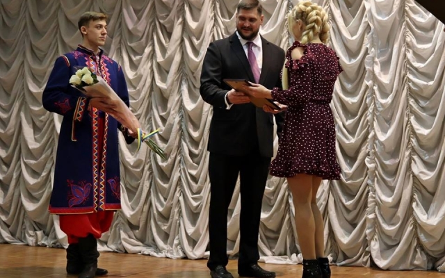 Губернатор Николаевской области Алексей Савченко поздравил сотрудников СБУ: «Убежден в вашей преданности Украине» Фото № 4 Губернатор Николаевской области Алексей Савченко поздравил сотрудников СБУ: «Убежден в вашей преданности Украине» Фото № 4