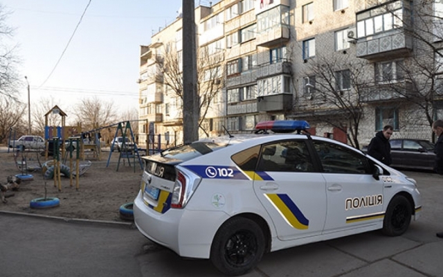 Жительница Николаева ударила полицейского ногой в лицо Фото № 0 Жительница Николаева ударила полицейского ногой в лицо Фото № 0