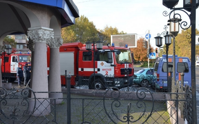 На Центральном проспекте загорелся ресторан «Мафия» Фото № 1 На Центральном проспекте загорелся ресторан «Мафия» Фото № 1
