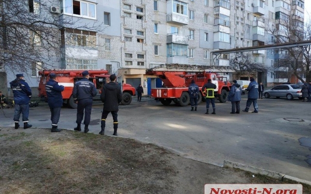 На Ленинградской произошел сильный пожар в многоэтажном жилом доме Фото № 3 На Ленинградской произошел сильный пожар в многоэтажном жилом доме Фото № 3