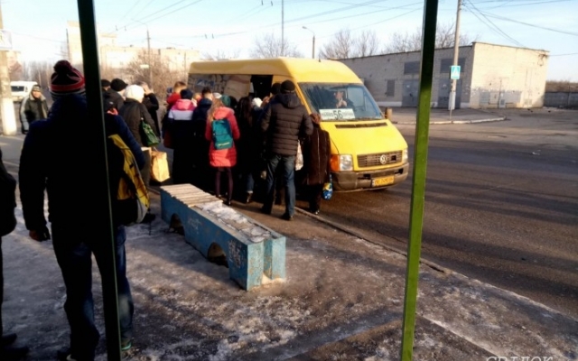 В Николаеве бастуют водители маршруток, из удаленных районов города добраться в центр проблематично Фото № 1 В Николаеве бастуют водители маршруток, из удаленных районов города добраться в центр проблематично Фото № 1