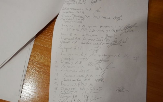 В Николаеве родители маленьких футболистов просят мэра города продлить контракт с их тренером Фото № 8 В Николаеве родители маленьких футболистов просят мэра города продлить контракт с их тренером Фото № 8