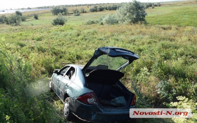 Авария на трассе под Николаевом: иномарка – в кювете, пострадавший пассажир – в больнице Фото № 2 Авария на трассе под Николаевом: иномарка – в кювете, пострадавший пассажир – в больнице Фото № 2