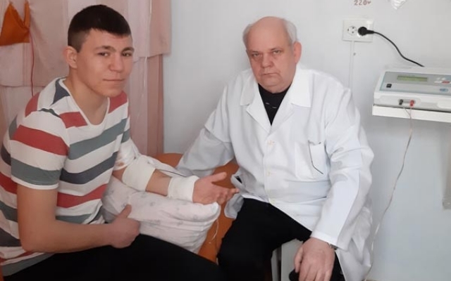 Медики городской больницы №5 спасли жизнь юноше и сохранили ему руку Фото № 0 Медики городской больницы №5 спасли жизнь юноше и сохранили ему руку Фото № 0