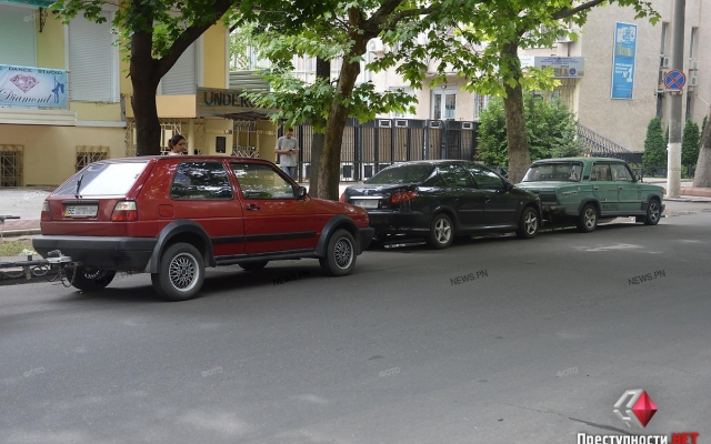 На Соборной произошла авария с участием четырех автомобилей Фото № 4 На Соборной произошла авария с участием четырех автомобилей Фото № 4