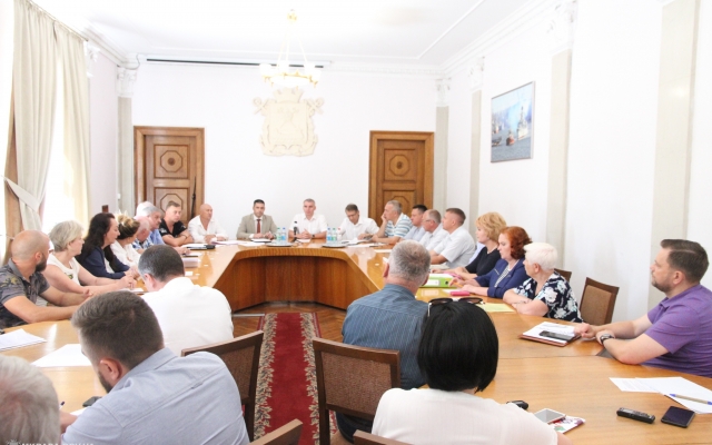 Александр Сенкевич провел встречу с представителями общественных советов Фото № 2 Александр Сенкевич провел встречу с представителями общественных советов Фото № 2