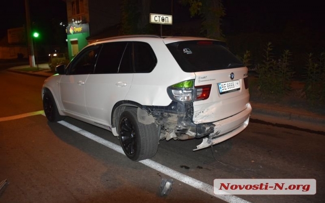На Центральном проспекте столкнулись два автомобиля, пострадавший от госпитализации отказался Фото № 3 На Центральном проспекте столкнулись два автомобиля, пострадавший от госпитализации отказался Фото № 3