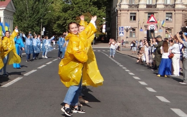 На Соборной площади состоялась Торжественная церемония поднятия большого Государственного Флага Украины Фото № 12 На Соборной площади состоялась Торжественная церемония поднятия большого Государственного Флага Украины Фото № 12
