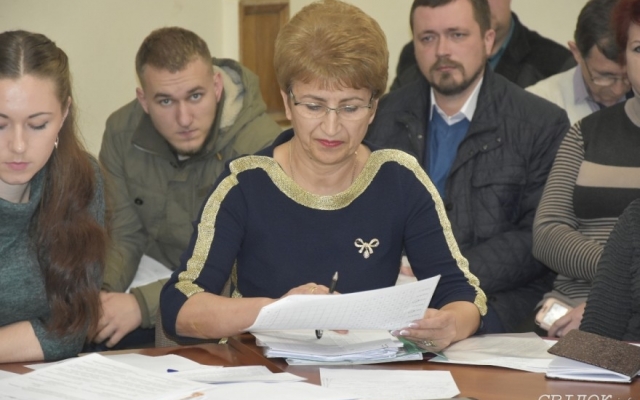 Депутат предъявила претензии руководителю управления образования Деркач Фото № 1 Депутат предъявила претензии руководителю управления образования Деркач Фото № 1