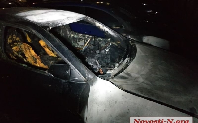 В Николаеве на платной парковке сгорел автомобиль Toyota Camry Фото № 6 В Николаеве на платной парковке сгорел автомобиль Toyota Camry Фото № 6
