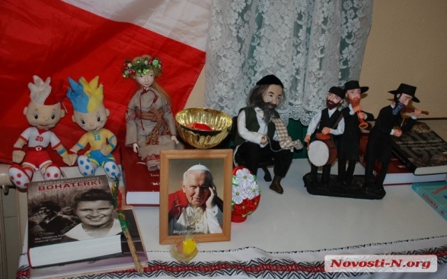 В Николаеве открылась многонациональная выставка «Красота во имя мира» Фото № 17 В Николаеве открылась многонациональная выставка «Красота во имя мира» Фото № 17
