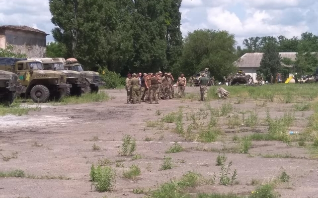Из зоны ООС домой вернулись военнослужащие 79-й бригады отдельной десантно-штурмовой бригады Фото № 9 Из зоны ООС домой вернулись военнослужащие 79-й бригады отдельной десантно-штурмовой бригады Фото № 9