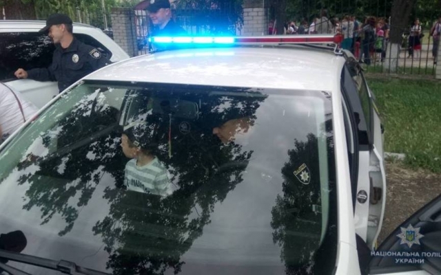 Представители правоохранительных органов поздравили жителей нового Буга с Днем города Фото № 3 Представители правоохранительных органов поздравили жителей нового Буга с Днем города Фото № 3