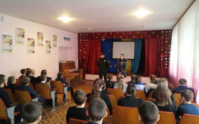 Школьников учили противостоять физическому и моральному насилию Фото № 5 Школьников учили противостоять физическому и моральному насилию Фото № 5
