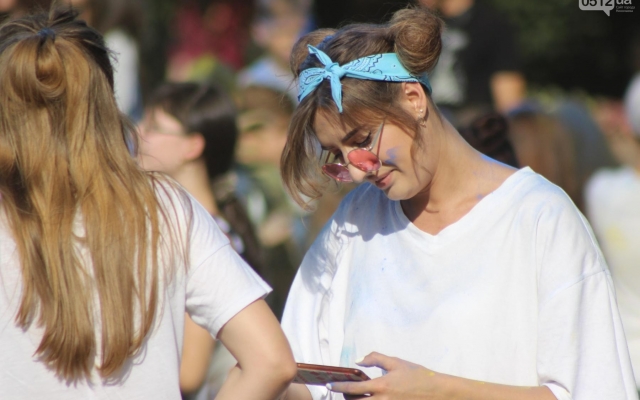 На Ингульском спуске состоялся мега красочный Holi Fest Фото № 14 На Ингульском спуске состоялся мега красочный Holi Fest Фото № 14