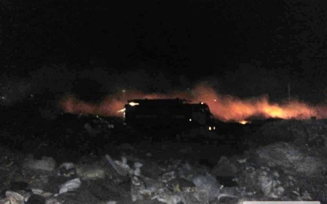 На свалке возле Мешково-Погорелово горит мусор в нескольких местах загорелся мусор Фото № 1 На свалке возле Мешково-Погорелово горит мусор в нескольких местах загорелся мусор Фото № 1
