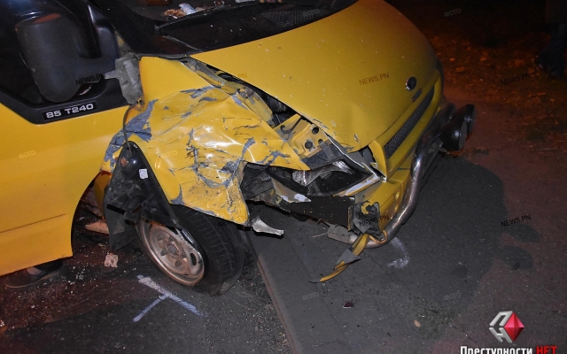Пьяный водитель врезался трижды в автомобиль, образовался большой затор Фото № 1 Пьяный водитель врезался трижды в автомобиль, образовался большой затор Фото № 1