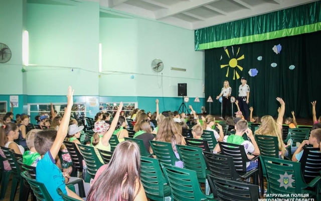 Патрульные побывали в лагере «Бригантина»: ребятам рассказали, как следует вести себя во время летних каникул и о работе полицейских Фото № 9 Патрульные побывали в лагере «Бригантина»: ребятам рассказали, как следует вести себя во время летних каникул и о работе полицейских Фото № 9