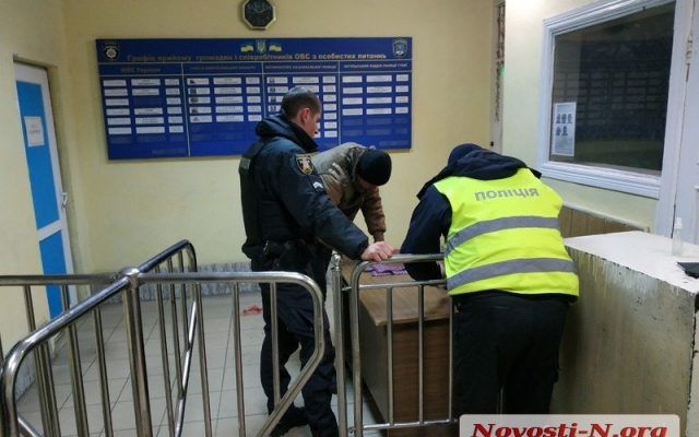 В Николаеве во время пьяной драки один человек получил ножевые ранения и скончался Фото № 2 В Николаеве во время пьяной драки один человек получил ножевые ранения и скончался Фото № 2