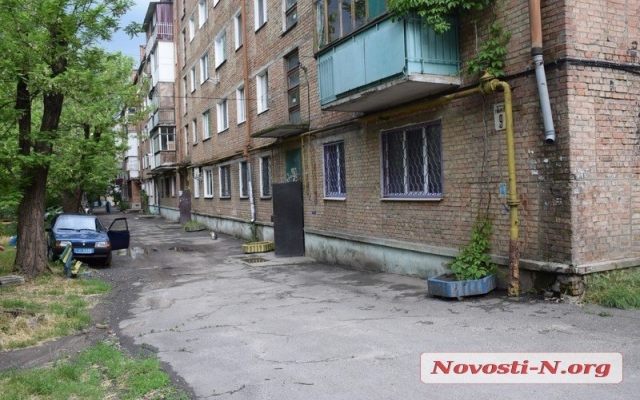 На Гмырева правоохранители задержали курьера с крупной партией наркотиков Фото № 2 На Гмырева правоохранители задержали курьера с крупной партией наркотиков Фото № 2