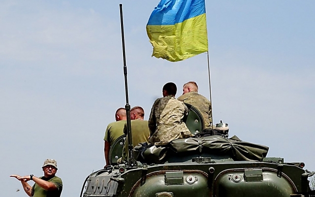 В Николаевской области провели военные учения, «спасали» застрявшие в воде бронемашины Фото № 7 В Николаевской области провели военные учения, «спасали» застрявшие в воде бронемашины Фото № 7