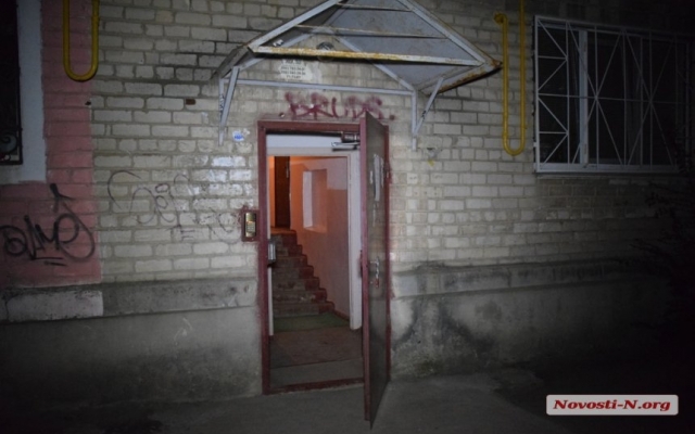 В одной из квартир жилого дома на Николаевской обнаружили полуразложившийся труп женщины Фото № 1 В одной из квартир жилого дома на Николаевской обнаружили полуразложившийся труп женщины Фото № 1