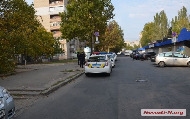 В Николаеве средь бела дня неизвестный украл у мужчины два мобильных телефона Фото № 3 В Николаеве средь бела дня неизвестный украл у мужчины два мобильных телефона Фото № 3