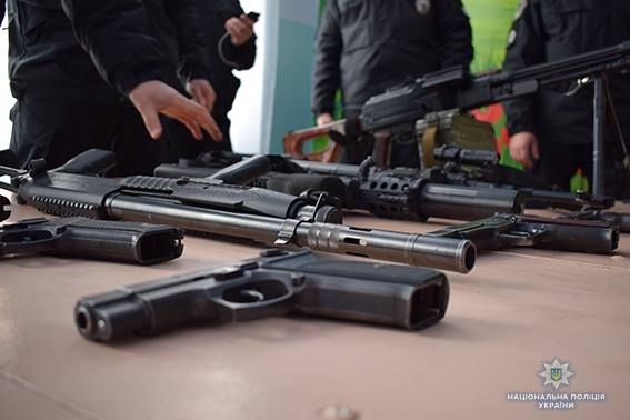 Ученики Веснянской школы провели один день с полицейскими и познакомились с их работой Фото № 12 Ученики Веснянской школы провели один день с полицейскими и познакомились с их работой Фото № 12