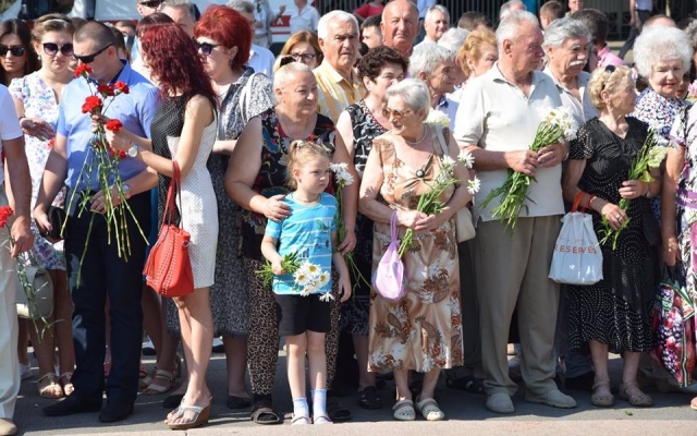 В Николаеве горожане отметили День памяти и скорби Фото № 5 В Николаеве горожане отметили День памяти и скорби Фото № 5