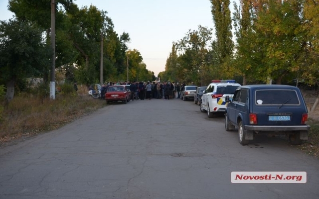 В поселке Грейгово жители перекрыли дорогу к элеватору Фото № 0 В поселке Грейгово жители перекрыли дорогу к элеватору Фото № 0