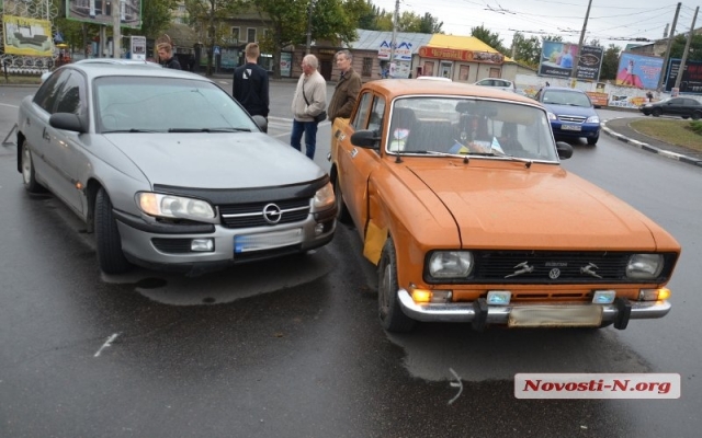 На Пушкинском кольце в Николаеве произошло ДТП Фото № 2 На Пушкинском кольце в Николаеве произошло ДТП Фото № 2
