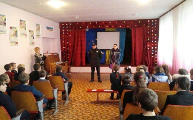 Школьников учили противостоять физическому и моральному насилию Фото № 4 Школьников учили противостоять физическому и моральному насилию Фото № 4