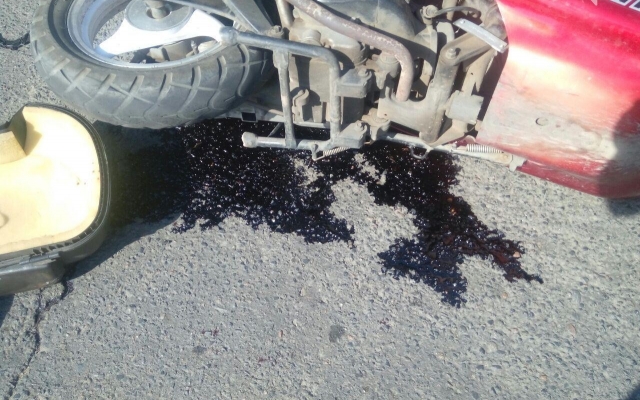 На Богоявленском проспекте микроавтобус сбил мопед, пострадавшего доставили в больницу Фото № 1 На Богоявленском проспекте микроавтобус сбил мопед, пострадавшего доставили в больницу Фото № 1