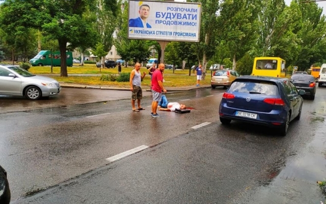 На Центральносм проспекте еще одна авария: иномарка сбила пешехода Фото № 0 На Центральносм проспекте еще одна авария: иномарка сбила пешехода Фото № 0