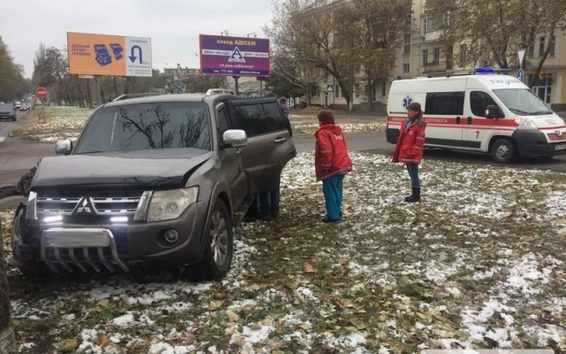 На Центральном проспекте авария, пострадал маленький ребенок Фото № 3 На Центральном проспекте авария, пострадал маленький ребенок Фото № 3