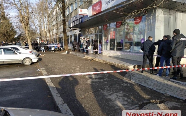 В Николаеве объявлен план «Перехват»: возле здания суда расстреляли мужчину и женщину Фото № 4 В Николаеве объявлен план «Перехват»: возле здания суда расстреляли мужчину и женщину Фото № 4