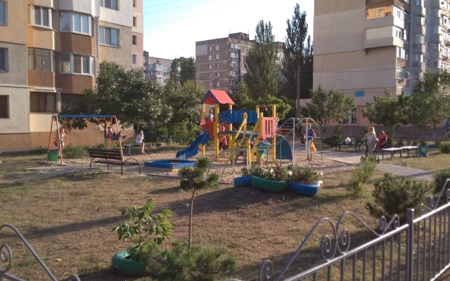 В Корабельном районе отремонтировали внутриквартальных проездов и устроили детскую площадку Фото № 0 В Корабельном районе отремонтировали внутриквартальных проездов и устроили детскую площадку Фото № 0
