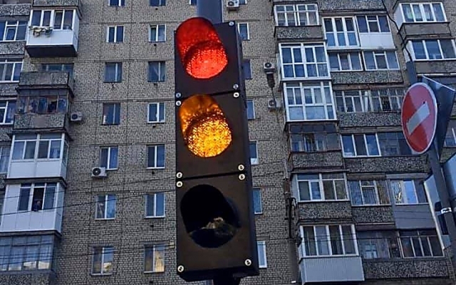 В Николаеве очередной аварийный перекресток оснастили светофорами Фото № 0 В Николаеве очередной аварийный перекресток оснастили светофорами Фото № 0
