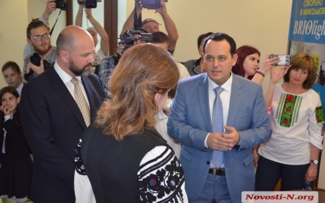 Марина Порошенко ознакомилась с оборудованием, предназначенного для реабилитации детей с особыми потребностями Фото № 9 Марина Порошенко ознакомилась с оборудованием, предназначенного для реабилитации детей с особыми потребностями Фото № 9