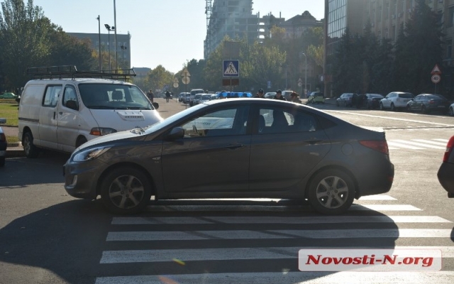 В Николаеве на парковочном месте произошло ДТП Фото № 1 В Николаеве на парковочном месте произошло ДТП Фото № 1