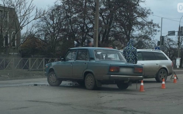 В Николаеве на Херсонском шоссе произошла авария, есть пострадавшие Фото № 1 В Николаеве на Херсонском шоссе произошла авария, есть пострадавшие Фото № 1