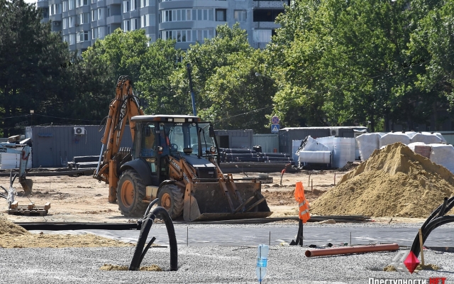 В Николаеве полным ходом идет реконструкция Соборной площади Фото № 5 В Николаеве полным ходом идет реконструкция Соборной площади Фото № 5