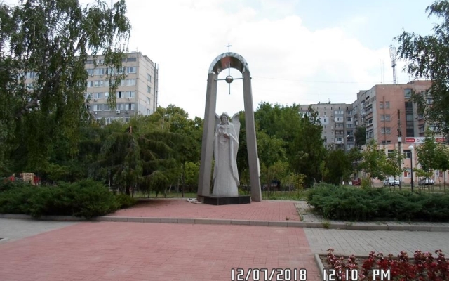 В Николаеве вандалы осквернили памятник «Скорбящий ангел Чернобыля» Фото № 1 В Николаеве вандалы осквернили памятник «Скорбящий ангел Чернобыля» Фото № 1