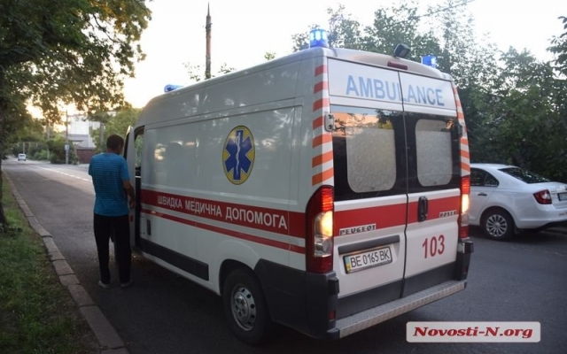 На Чкалова автомобиль сбил пешехода, пострадавший от госпитализации отказался Фото № 0 На Чкалова автомобиль сбил пешехода, пострадавший от госпитализации отказался Фото № 0